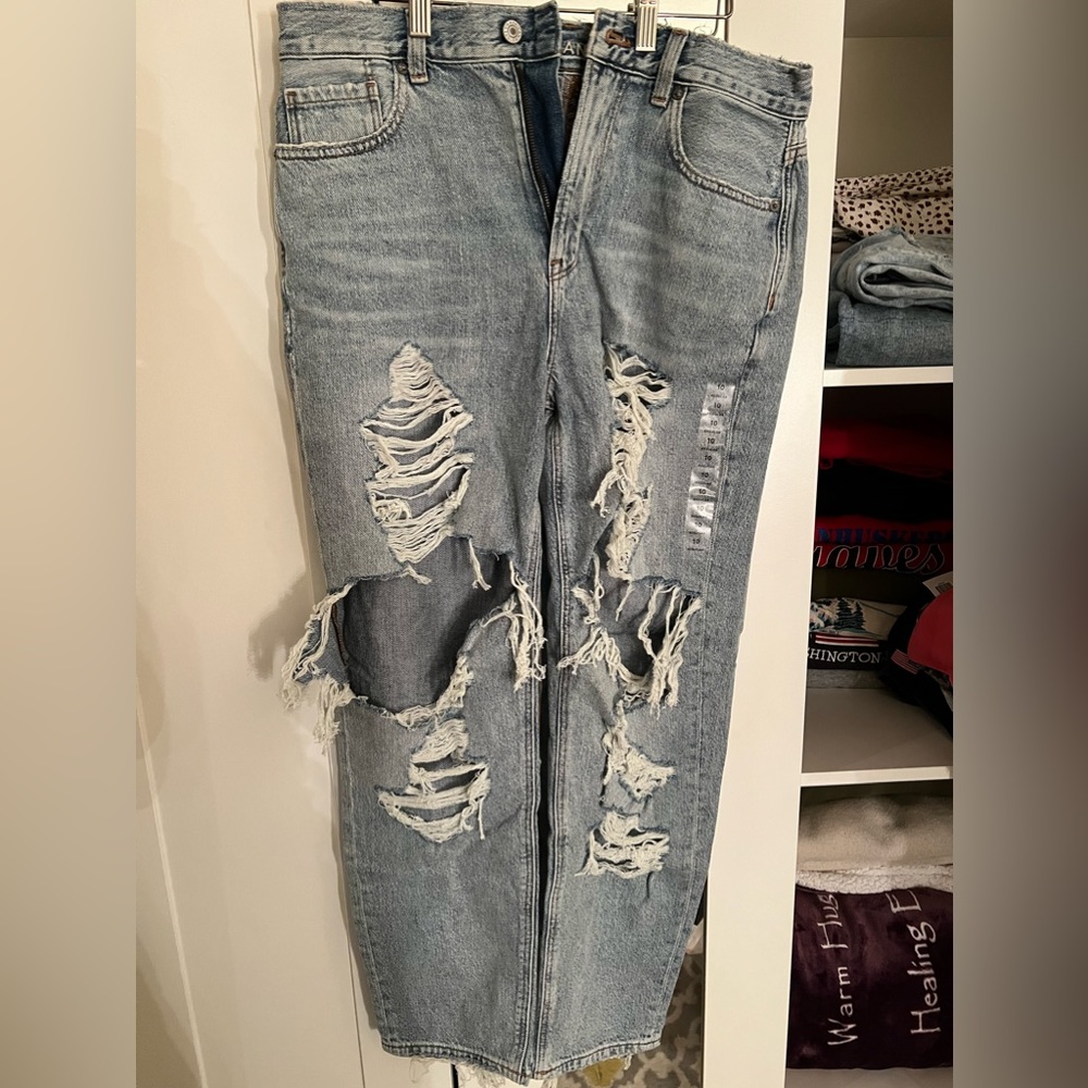 American Eagle mom jeans